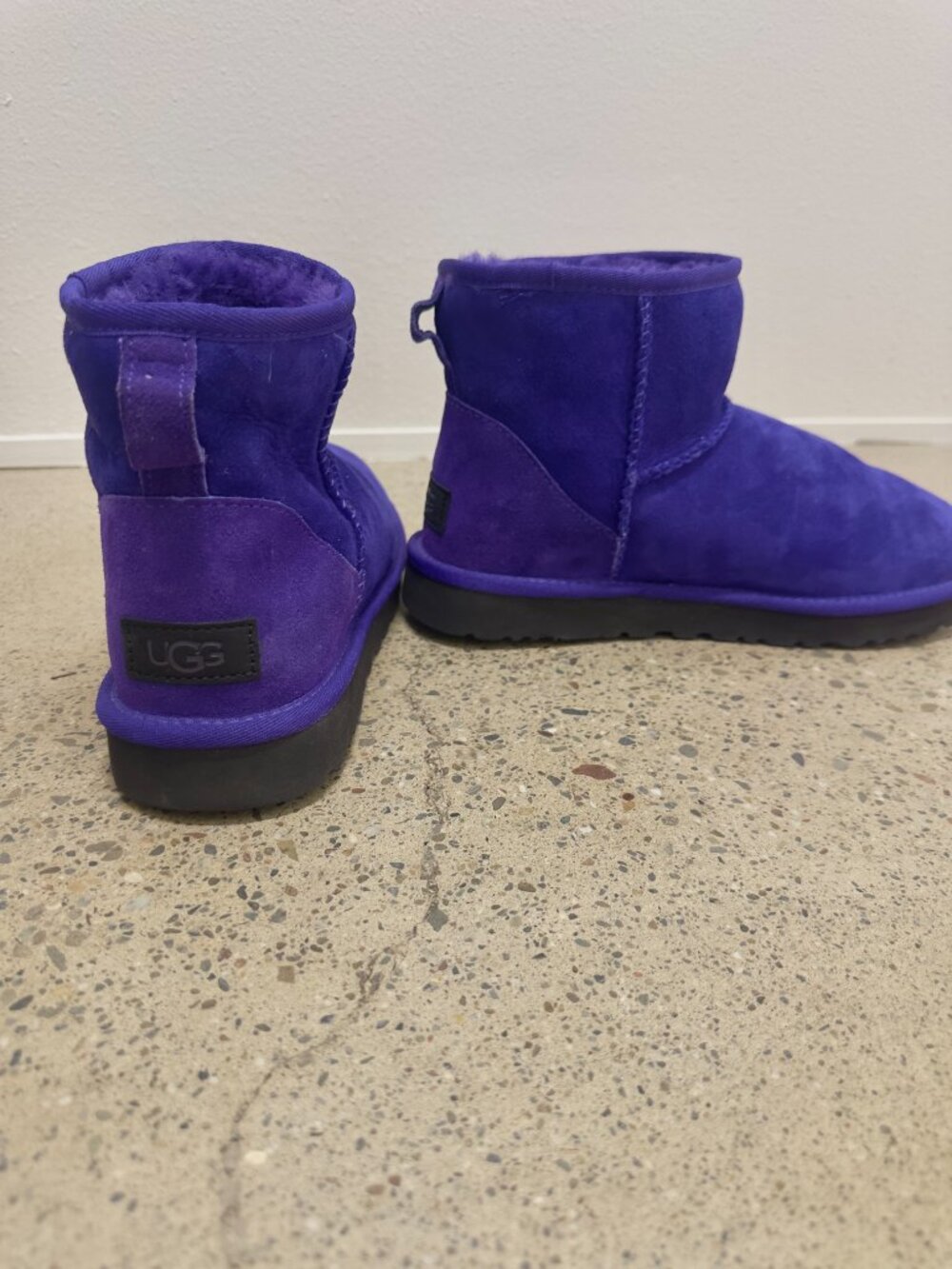 Limited Edition UGG Classic Mini II "Violet Night" Style 1016222 Size 8.5 - Picture 2 of 4